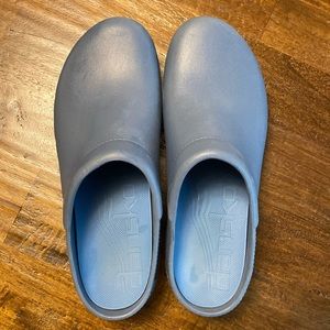Dansko kane blue clog
